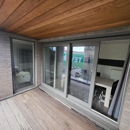 Ruim Met Terras Apartament *